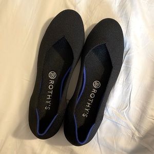 NEW Rothy’s Flats (FITS LIKE 8/8.5) in Black Solid size 9